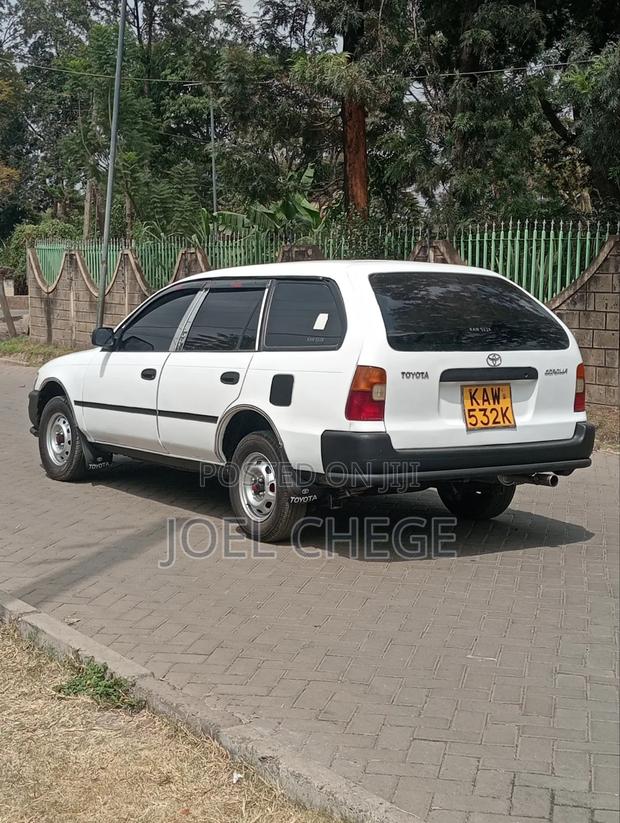 Toyota Corolla 1997 White