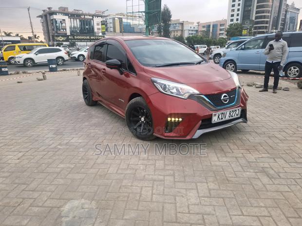 Nissan Note 2018 Red