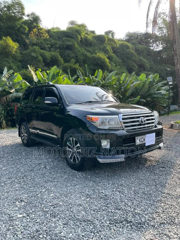 Toyota Land Cruiser 2012 Black