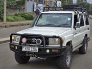 Toyota Land Cruiser 2011 Gold for sale