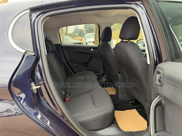 Peugeot 208 2019 Black