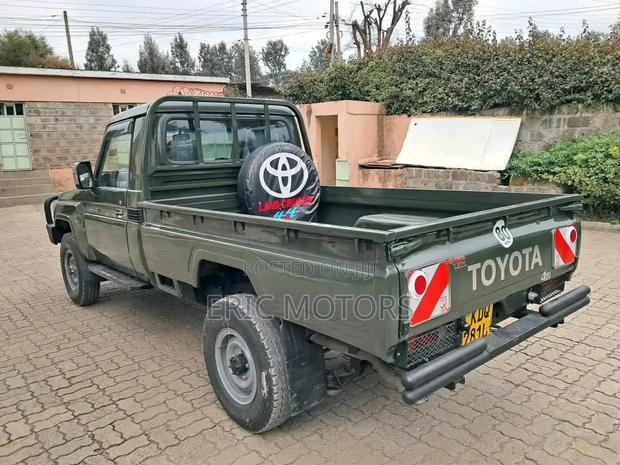 Toyota Land Cruiser 2012 Green