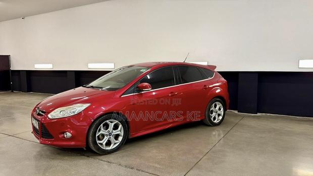 Ford Focus 2013 Red