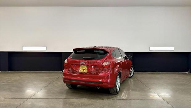 Ford Focus 2013 Red