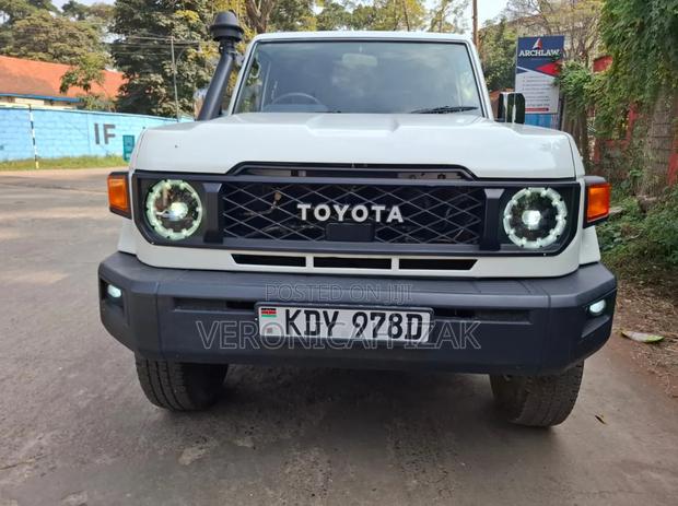 Toyota Land Cruiser 2008 White