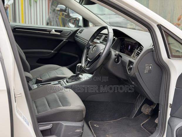 Volkswagen Golf 2018 White