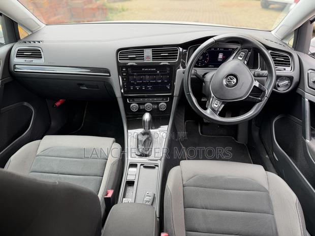 Volkswagen Golf 2018 White