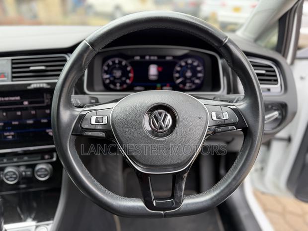 Volkswagen Golf 2018 White