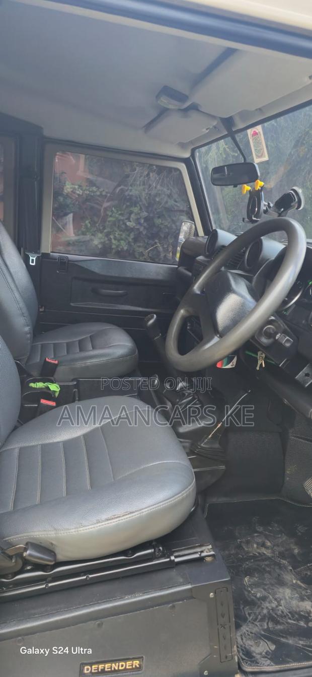 Land Rover Defender Puma 110 2.4 TD 2009 Gray