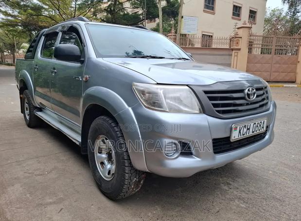 Toyota Hilux 2015 Silver