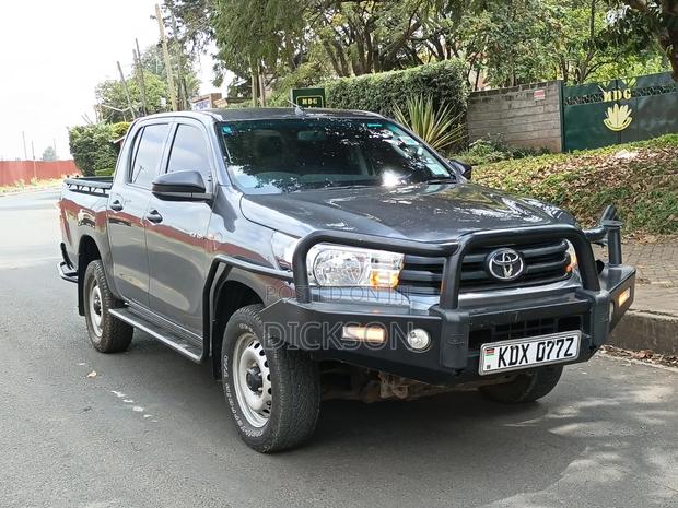 Toyota Hilux 2021 Gray