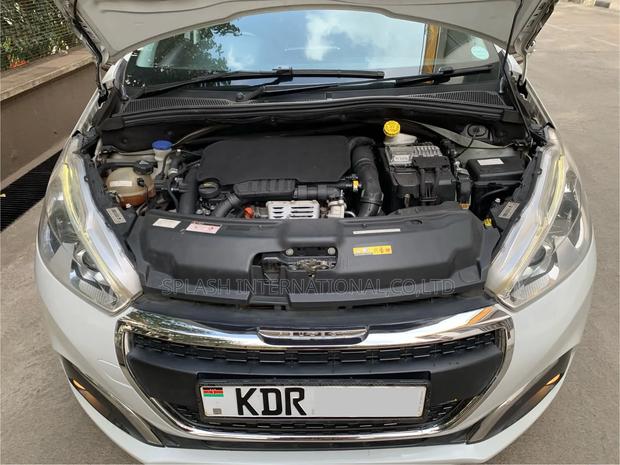 Peugeot 208 2017 White