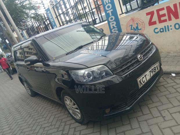 Toyota Corolla Rumion 2011 Black