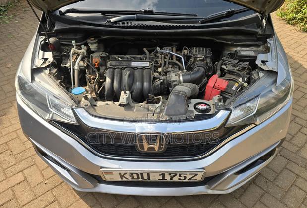 Honda Fit 2018 Silver