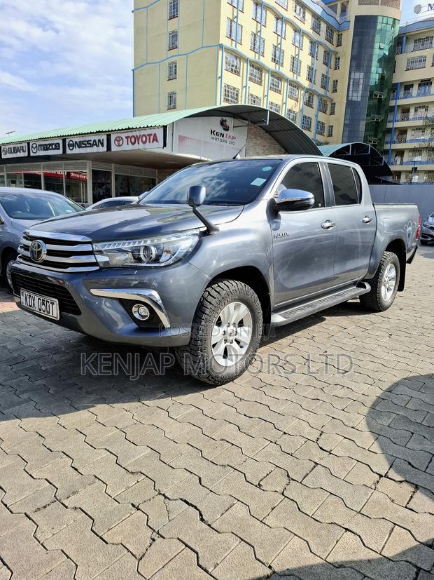 Toyota Hilux 2018 Gray