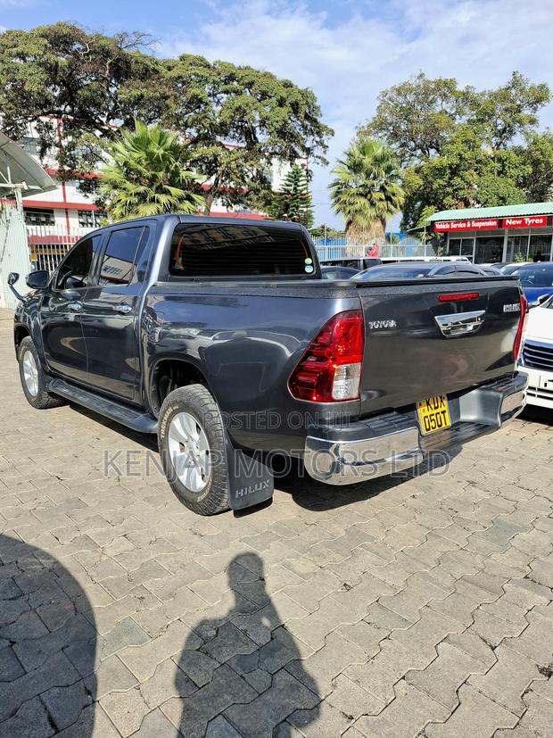 Toyota Hilux 2018 Gray