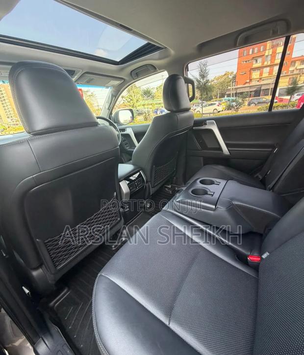 Toyota Land Cruiser Prado 2019 Gray