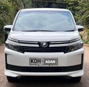 Toyota Voxy 2015 White for sale