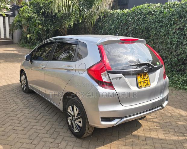 Honda Fit 2018 Silver