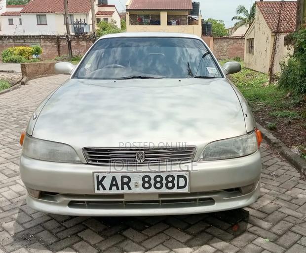 Toyota Mark II 2000 Silver