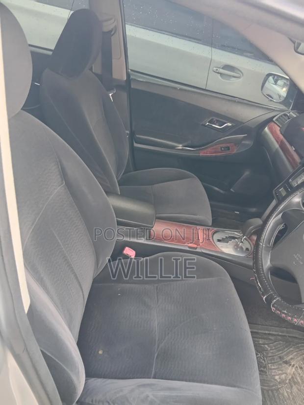 Toyota Allion 2010 Silver