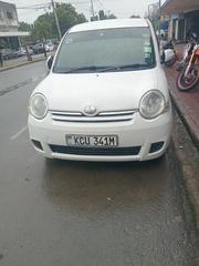 Toyota Sienta 2012 White for sale