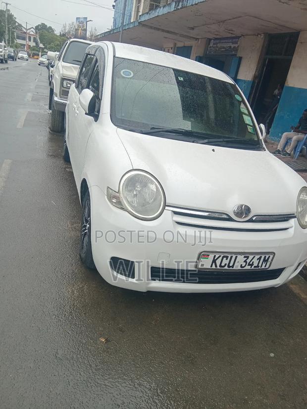 Toyota Sienta 2012 White