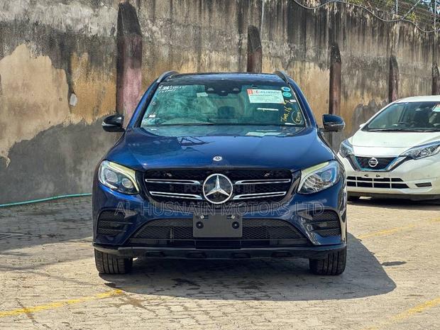 Mercedes-Benz 220 2019 Blue