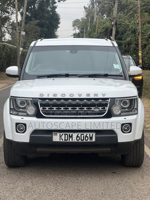 Land Rover Discovery 2016 White