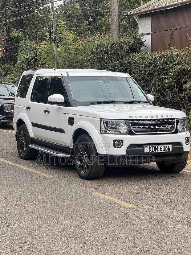 Land Rover Discovery 2016 White