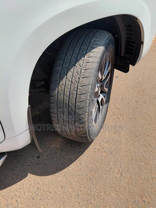 Toyota Land Cruiser Prado 2018 White