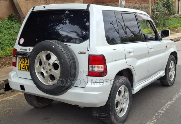 Mitsubishi Pajero 1999 White