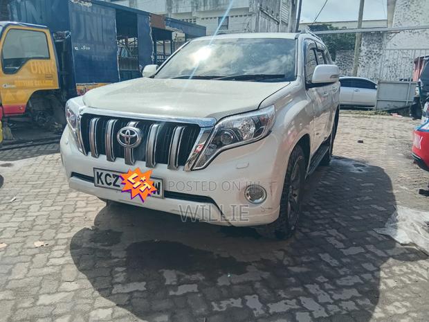 Toyota Land Cruiser Prado 2012 White