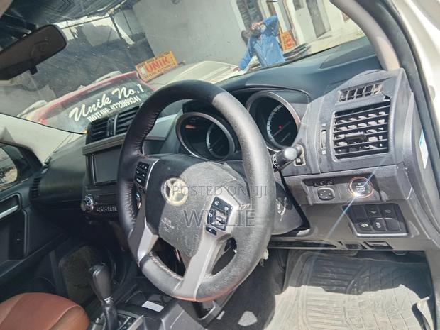 Toyota Land Cruiser Prado 2012 White