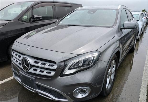 Mercedes-Benz GLA-Class 2019 Gray