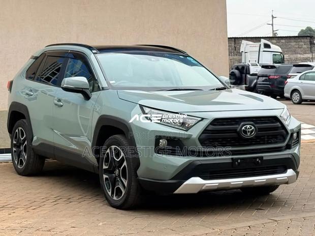 Toyota RAV4 2019 Green