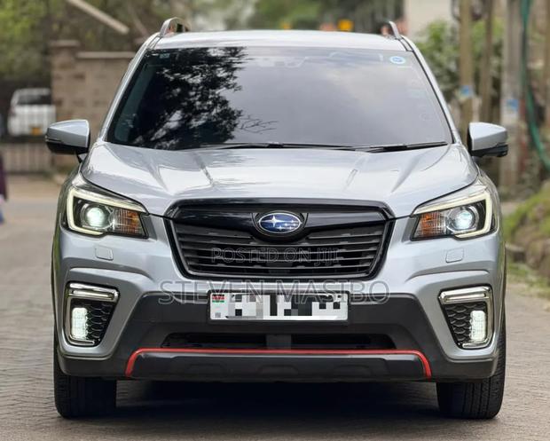 Subaru Forester 2019 Silver