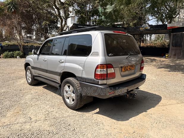 Toyota Land Cruiser 2003 Gray