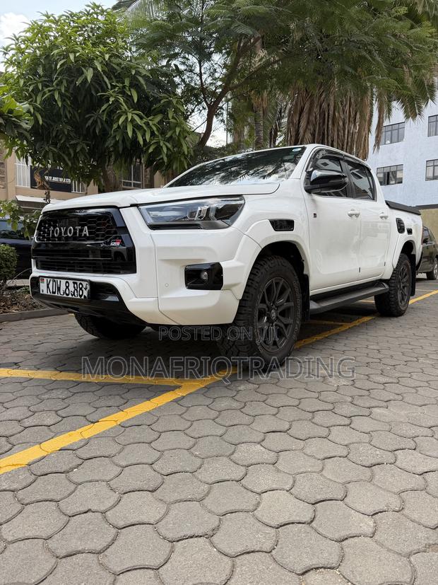 Toyota Hilux Revo Double Cab Deisel 2.4 AWD 2022 Pearl