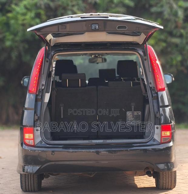 Toyota ISIS 2008 Black