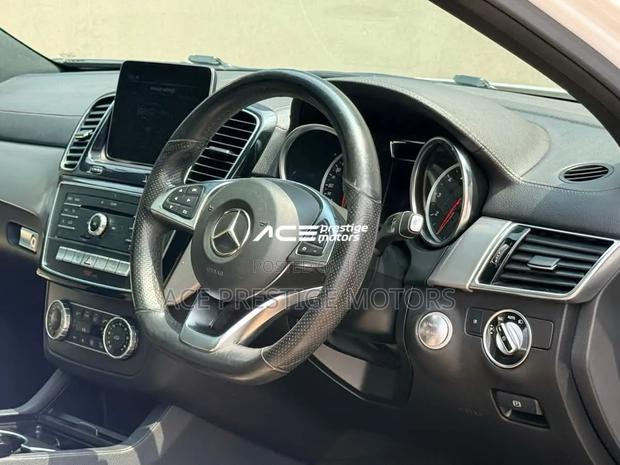 Mercedes-Benz GLE-Class 2019 White