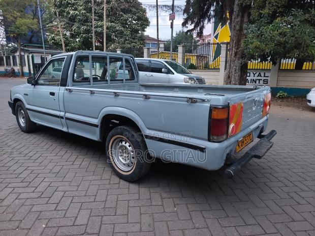 Mazda B 1994 Gray