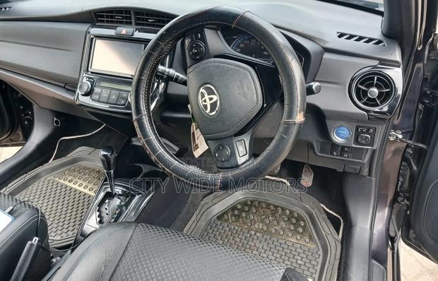 Toyota Corolla Fielder 1.5 Hybrid FWD 2016 Black