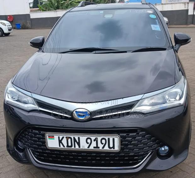 Toyota Corolla Fielder 1.5 Hybrid FWD 2016 Black