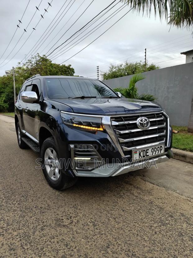 Toyota Land Cruiser Prado 2015 Black