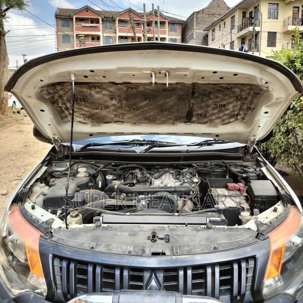 Mitsubishi L200 2018 White