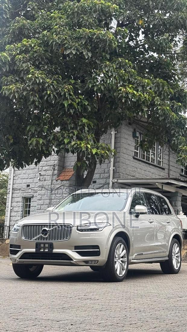 Volvo XC90 T6 Inscription AWD (2.0L 4cyl 8A) 2017 Beige