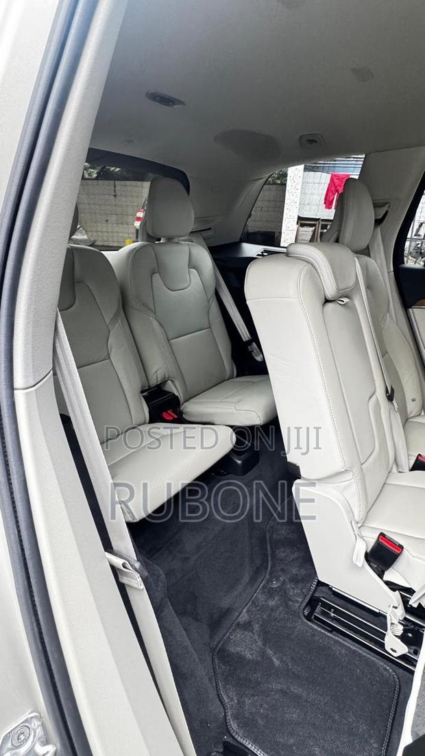 Volvo XC90 T6 Inscription AWD (2.0L 4cyl 8A) 2017 Beige
