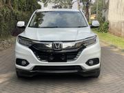 Honda Vezel 2019 White for sale
