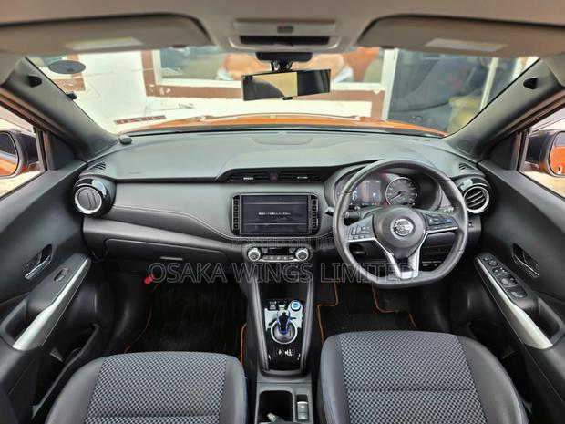 Nissan Kicks 2020 Orange
